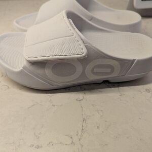 OOFOS Women's Ooahh Sport Flex Sandal - Classic White